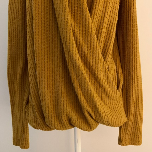 ANTHROPOLOGIE AKEMI + KIN WOODRUFF TOP - Picture 8 of 11